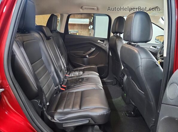 1FMCU9J98HUD50009 2017 FORD ESCAPE Red Widok wnętrza z tyłu
