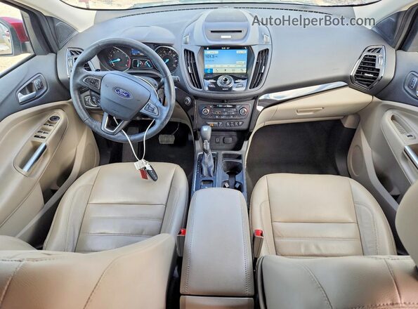 1FMCU9J99HUE95768 2017 FORD ESCAPE Red Вид панелі приладів