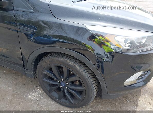 1FMCU9JD2HUE96488 2017 FORD ESCAPE Black Widok z przodu