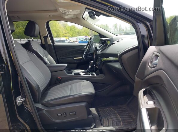 1FMCU9JD2HUE96488 2017 FORD ESCAPE Black Widok wnętrza z przodu