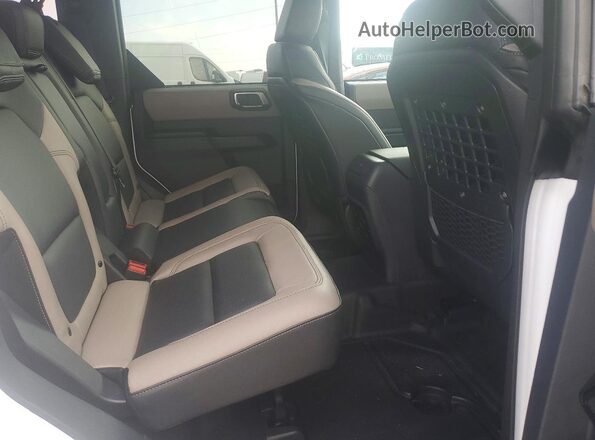 1FMDE7BH7RLB53206 2024 FORD BRONCO White Widok wnętrza z tyłu