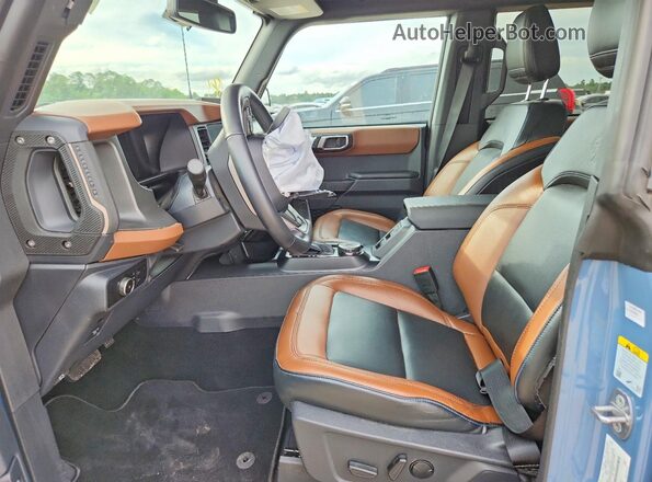 1FMDE8BHXRLB22103 2024 FORD BRONCO Синий Вид салона спереди