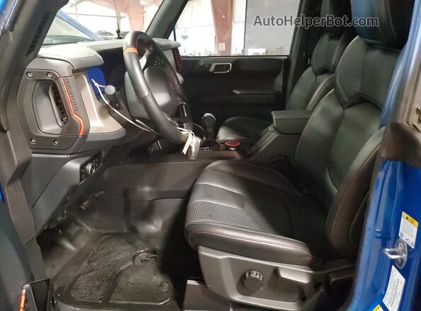 1FMEE0RR3RLA38578 2024 FORD BRONCO Синий Вид салона спереди
