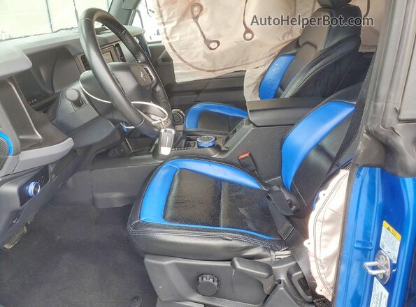 1FMEE5BP9PLA98724 2023 FORD BRONCO Синий Вид салона спереди