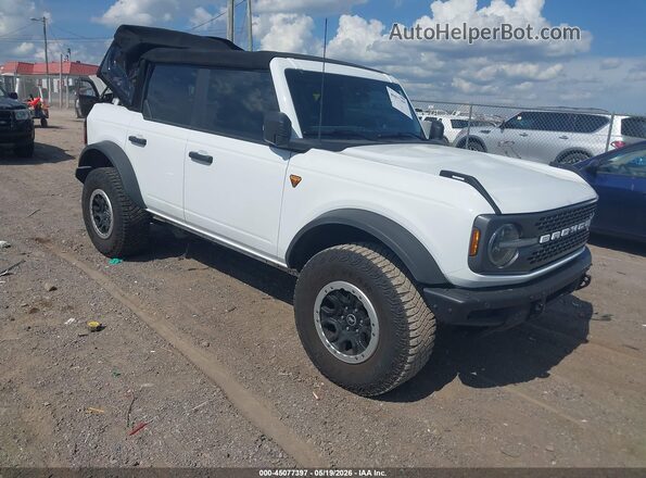 1FMEE5DP0MLA98944 2021 FORD BRONCO White Delantero derecho