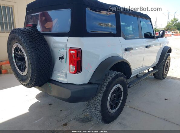 1FMEE5DP2NLA73612 2022 FORD BRONCO Белый Задняя правая четверть