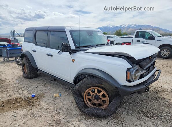 1FMEE9BP1RLA07634 2024 FORD BRONCO White Delantero derecho