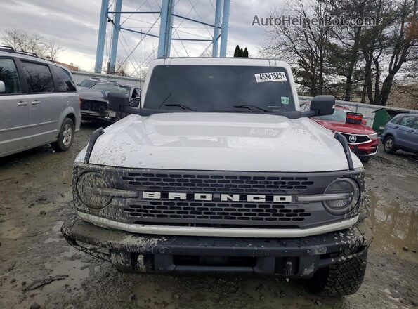 1FMEE9BP7RLA19027 2024 FORD BRONCO White Vista frontal