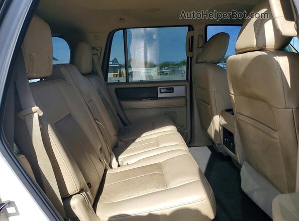 1FMJU1HT5HEA83643 2017 FORD EXPEDITION White Rear interior view