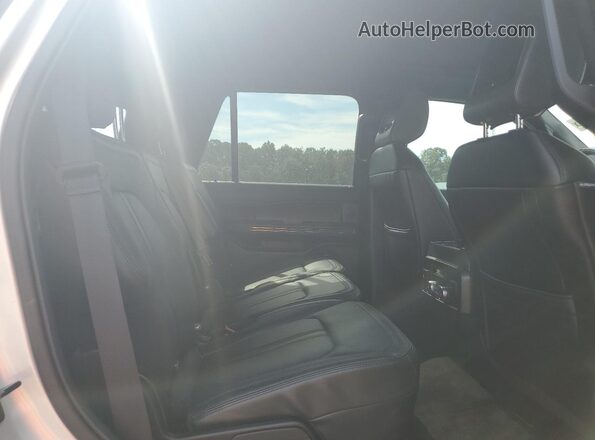 1FMJU2AT8JEA34099 2018 FORD EXPEDITION Серебряный Вид задней части салона