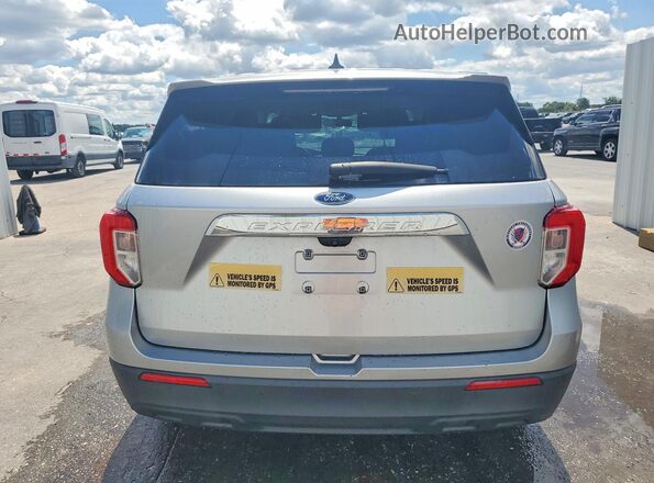 1FMSK7BHXMGC06725 2021 FORD EXPLORER Серебряный Вид сзади