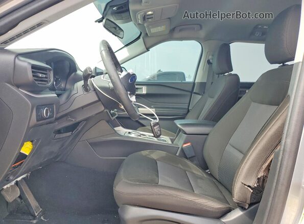 1FMSK7DH4RGA38018 2024 FORD EXPLORER Серебряный Вид салона спереди