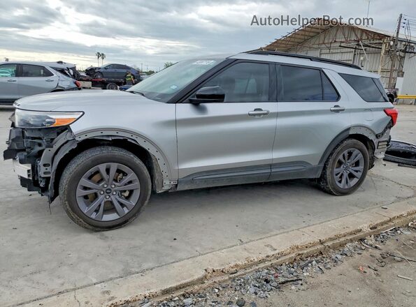 1FMSK7DH7NGA67572 2022 FORD EXPLORER Серебряный Передняя левая четверть