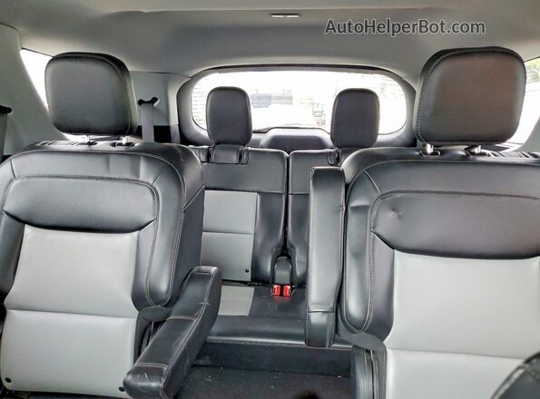 1FMSK7DH7NGA67572 2022 FORD EXPLORER Серебряный Вид задних сидений
