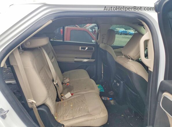 1FMSK7DH8LGC96047 2020 FORD EXPLORER White Widok wnętrza z tyłu