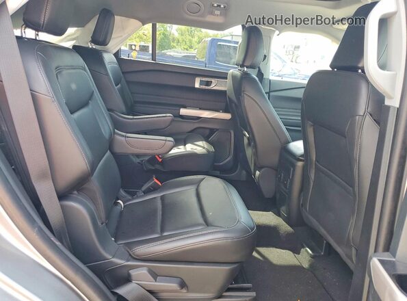 1FMSK8DH2RGA45118 2024 FORD EXPLORER Серебряный Вид задней части салона