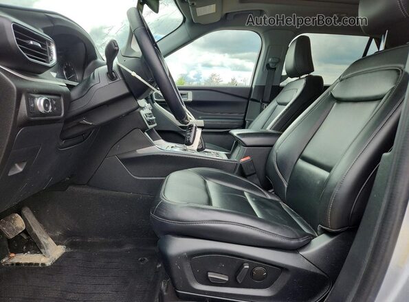 1FMSK8DH3NGA20125 2022 FORD EXPLORER Silver Вид салону спереду