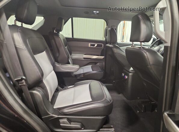 1FMSK8DH7NGA91313 2022 FORD EXPLORER Черный Вид задней части салона