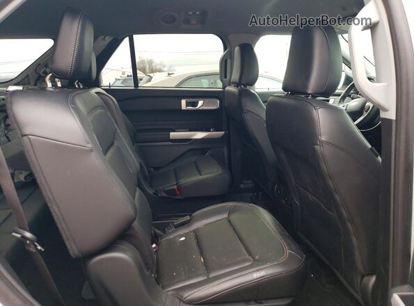 1FMSK8DH7RGA19727 2024 FORD EXPLORER White Vista interior trasera