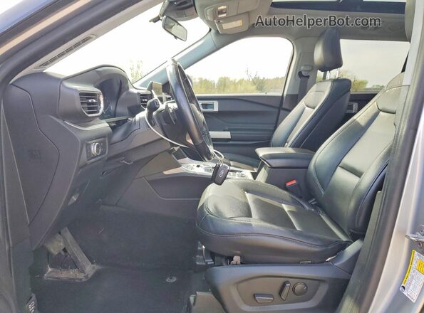1FMSK8DH8LGC77861 2020 FORD EXPLORER Silver Front interior view