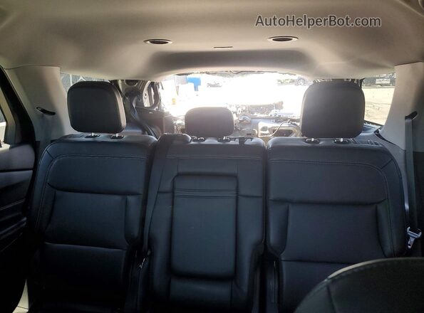 1FMSK8DH8RGA43521 2024 FORD EXPLORER Silver Widok tylnych siedzeń