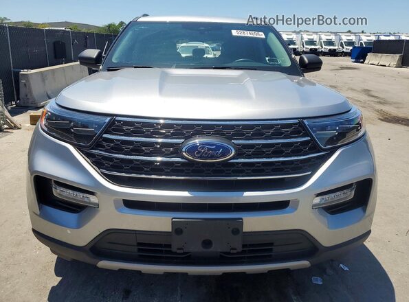 1FMSK8DH8RGA43521 2024 FORD EXPLORER Silver Widok z przodu