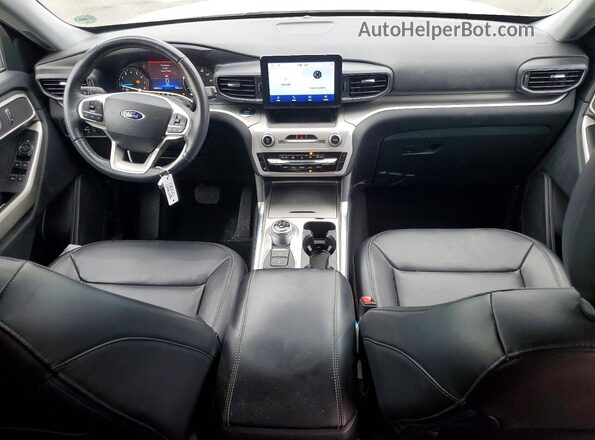 1FMSK8DHXNGA88986 2022 FORD EXPLORER Белый Вид панели приборов