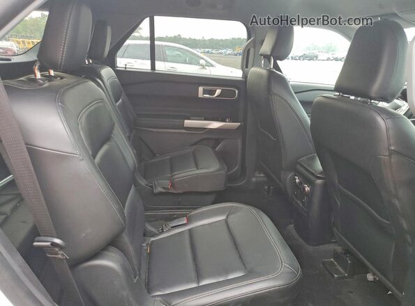 1FMSK8DHXNGA88986 2022 FORD EXPLORER Белый Вид задней части салона