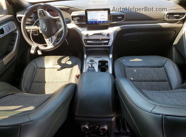 1FMSK8JH2PGB49335 2023 FORD EXPLORER Зеленый Вид панели приборов