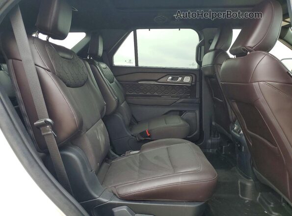 1FMWK8HC0SGA06422 2025 FORD EXPLORER White Widok wnętrza z tyłu
