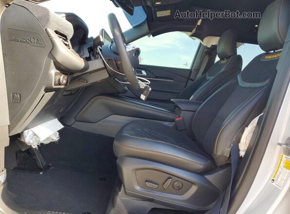 1FMWK8JC2TGA27767 2026 FORD EXPLORER Белый Вид салона спереди