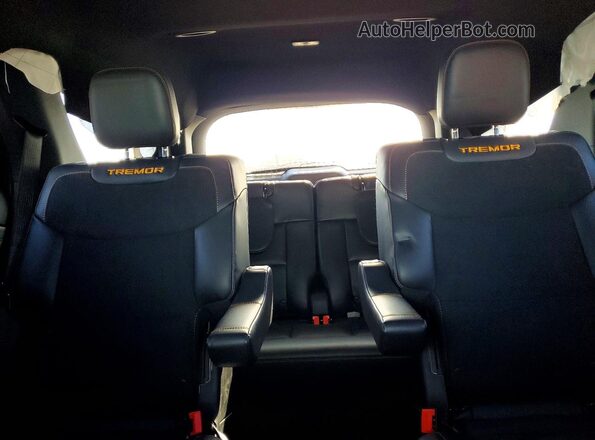 1FMWK8JC2TGA27767 2026 FORD EXPLORER Белый Вид задних сидений
