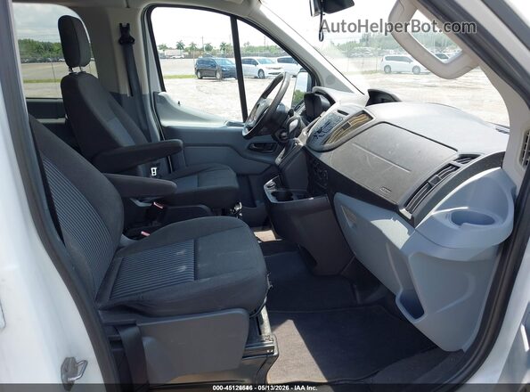 1FMZK1ZM1HKB35982 2017 FORD TRANSIT-150 White Widok wnętrza z przodu