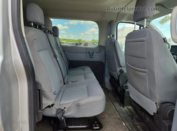 1FMZK1ZM8HKB57512 2017 FORD TRANSIT Silver Widok wnętrza z tyłu