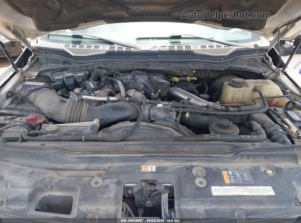 1FT7W2AT5HEF31582 2017 FORD F-250 Белый Вид сзади