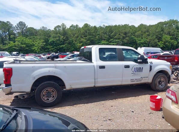 1FT7W2AT5HEF31582 2017 FORD F-250 Белый Вид задней части салона