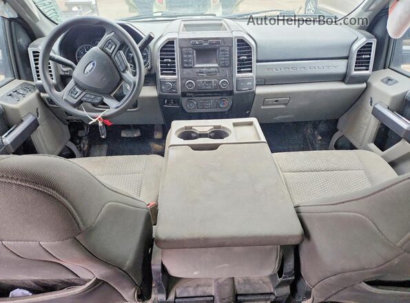 1FT7W2B64JEB74684 2018 FORD F250 Белый Вид панели приборов