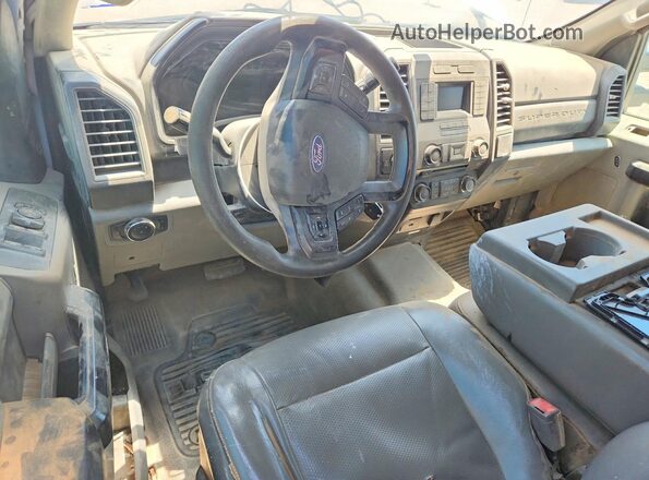 1FT7W2B66HEF13021 2017 FORD F250 Белый Вид панели приборов