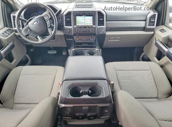 1FT7W2B68HEF47381 2017 FORD F250 Silver Widok deski rozdzielczej