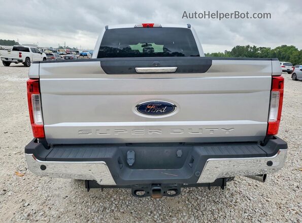 1FT7W2B68HEF47381 2017 FORD F250 Silver Widok z tyłu