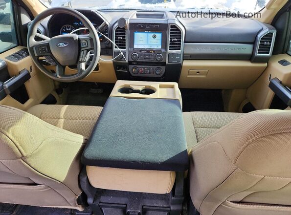 1FT7W2B69JEB61171 2018 FORD F250 Серебряный Вид панели приборов