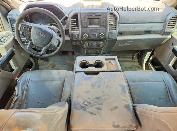 1FT7W2B6XHEE55673 2017 FORD F250 Белый Вид панели приборов