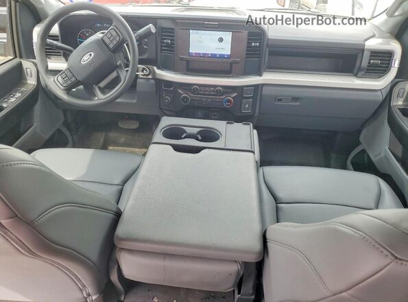 1FT7W2BA9SED90021 2025 FORD F250 Белый Вид панели приборов
