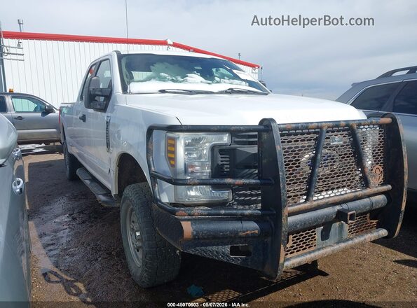 1FT7X2B62JEC63358 2018 FORD F-250 Белый Вид задней части салона
