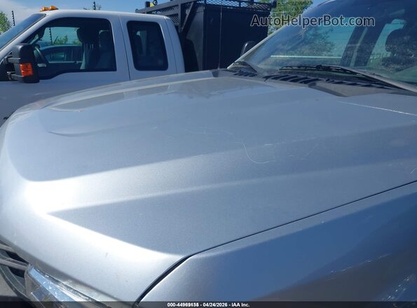 1FT7X2B67JEC22160 2018 FORD F-250 Silver Widok z przodu