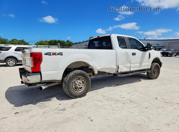 1FT7X2B68HED29972 2017 FORD F250 White Tył prawy