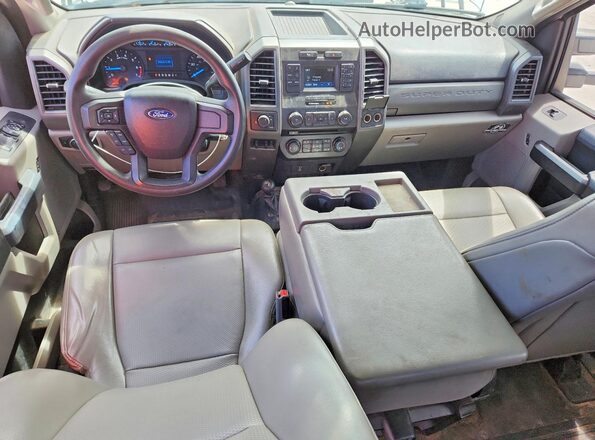 1FT7X2B68HED29972 2017 FORD F250 White Widok deski rozdzielczej