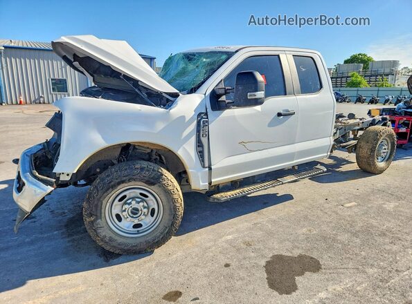 1FT7X2BA4PEC62449 2023 FORD F250 Белый Передняя левая четверть