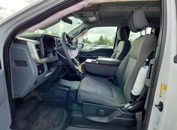 1FT7X2BAXREC11914 2024 FORD F250 White Front interior view