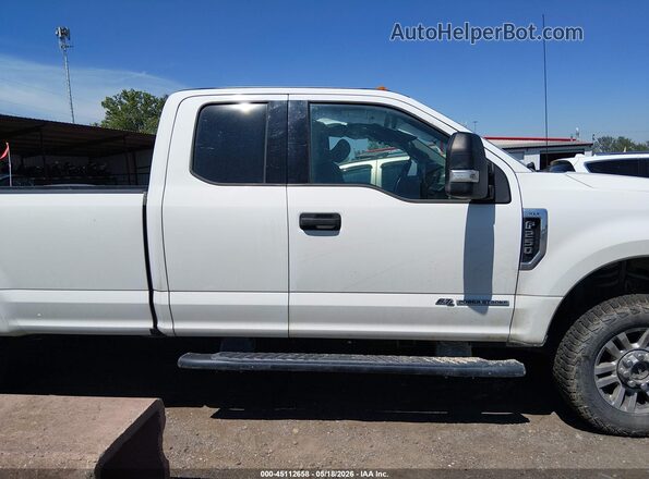 1FT7X2BT3HED94055 2017 FORD F-250 Белый Вид задней части салона